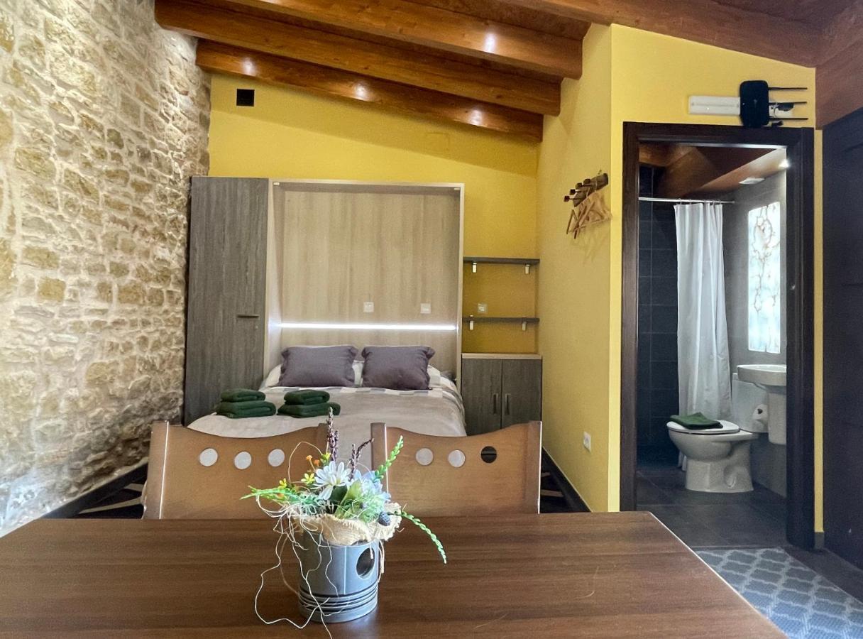 Apartamentos De Turismo Rural Las Eras Castelserás エクステリア 写真